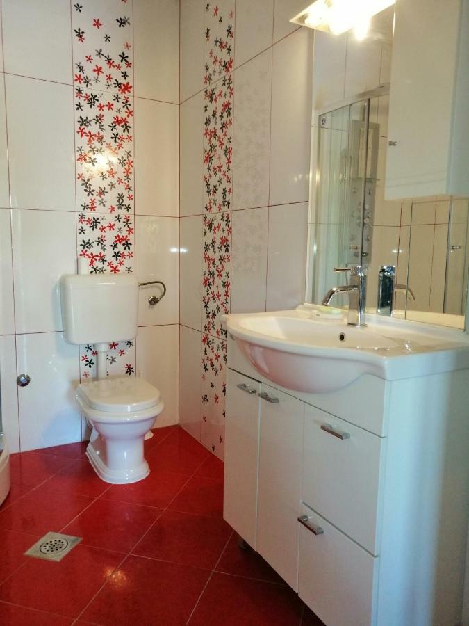 Apartman Rosanda Posedarje Exterior foto